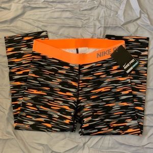 Nike Printed Crop Pants